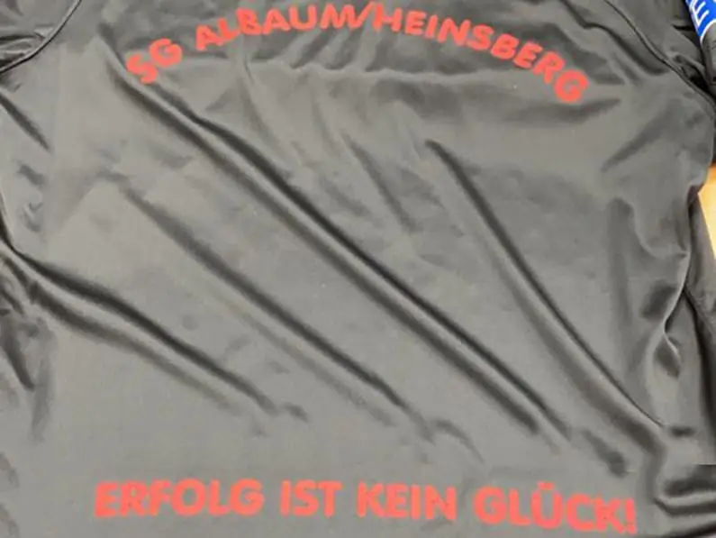 Stick auf Trainingsjacke