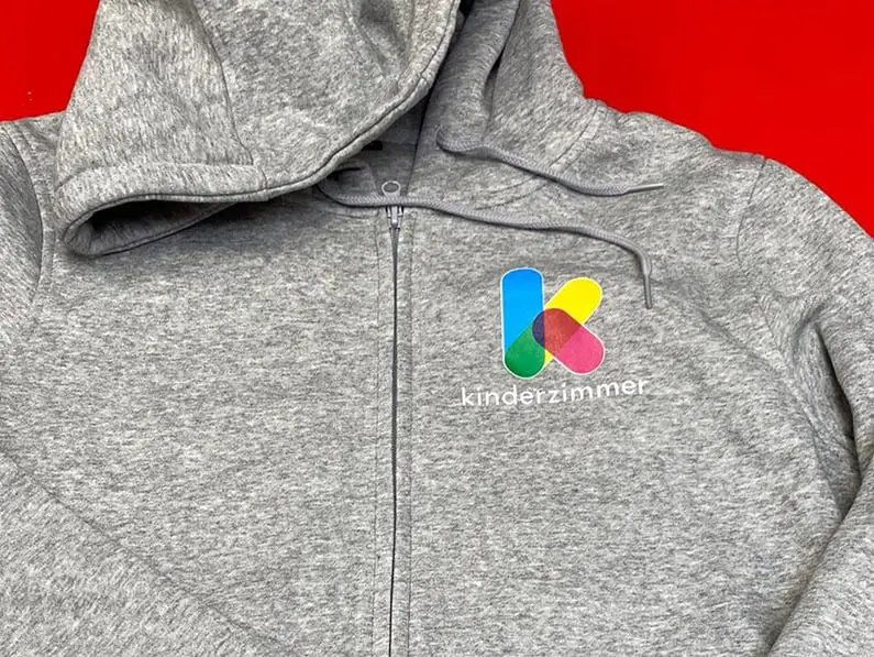 Druck auf Hoodie – KMK Kinderzimmer