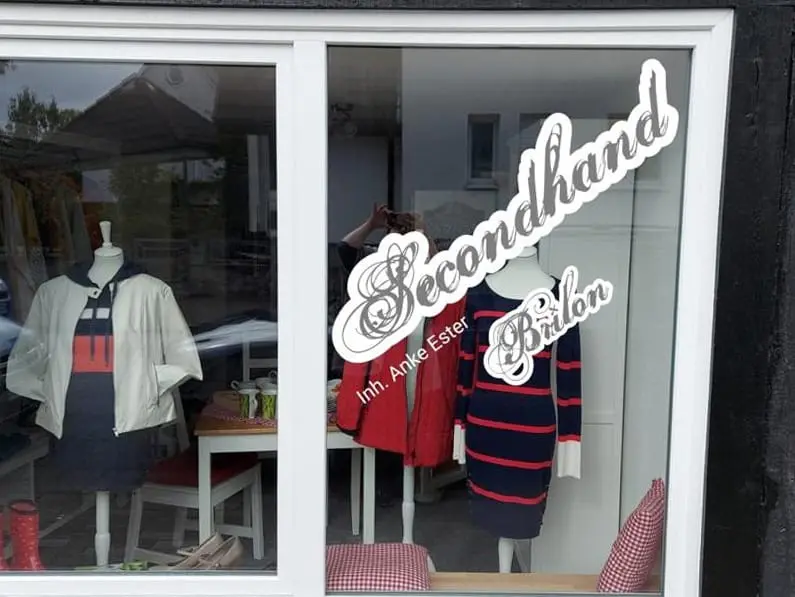 Schaufenster-Schriftzug – Secondhand Brilon