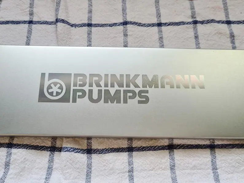 Gravur auf Metall – Brinkmann Pumps